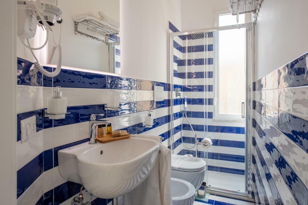Suite Villa Comunale Сорренто Екстер'єр фото